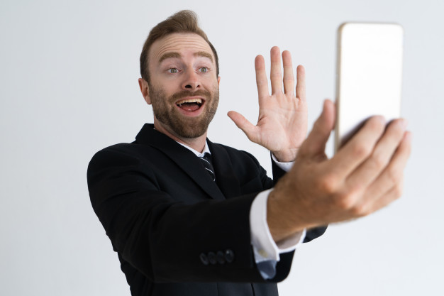 idée vidéo corporate noël face cam dirigeant interview entreprise portable