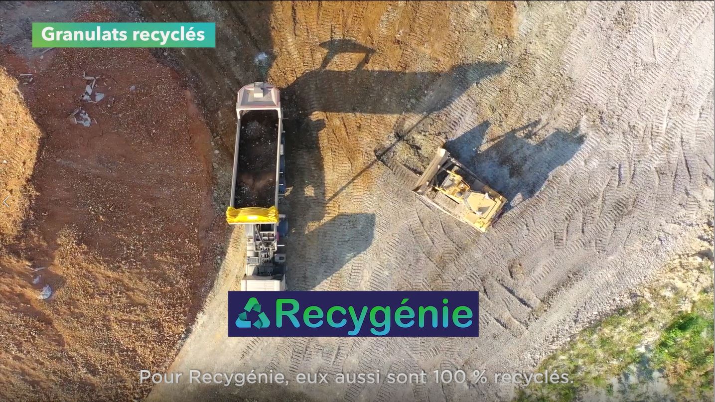 Plan au drone et texte qui apparait en motion design